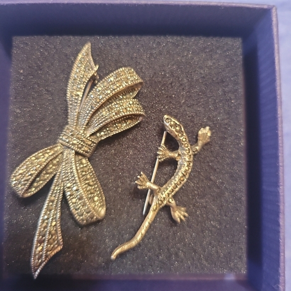 Elegant Vintage Marcasite  Brooch Set - Picture 1 of 3